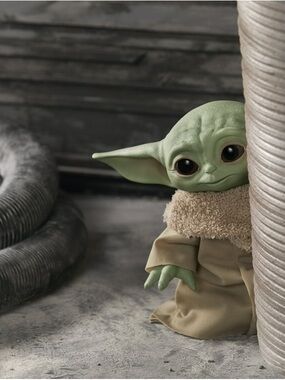 Star Wars Mandalorian 'The Child' Grogu Baby Yoda Talking Plush Toy, Hasbro  NWB